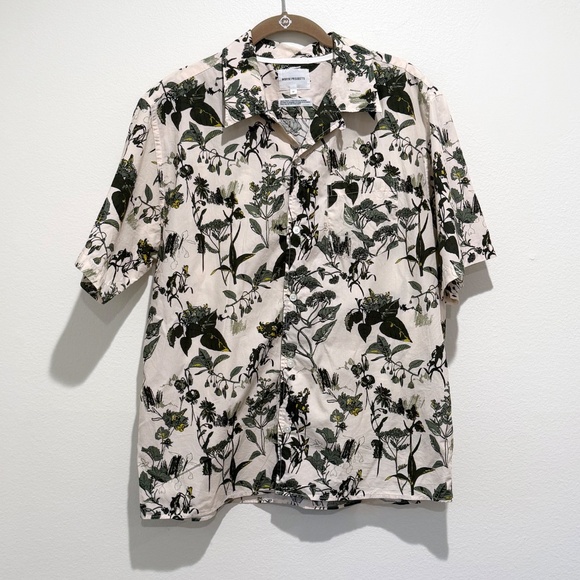 Norse Projects Floral Print Camp Collar Button Down Shirt Size Medium - Picture 1 of 8